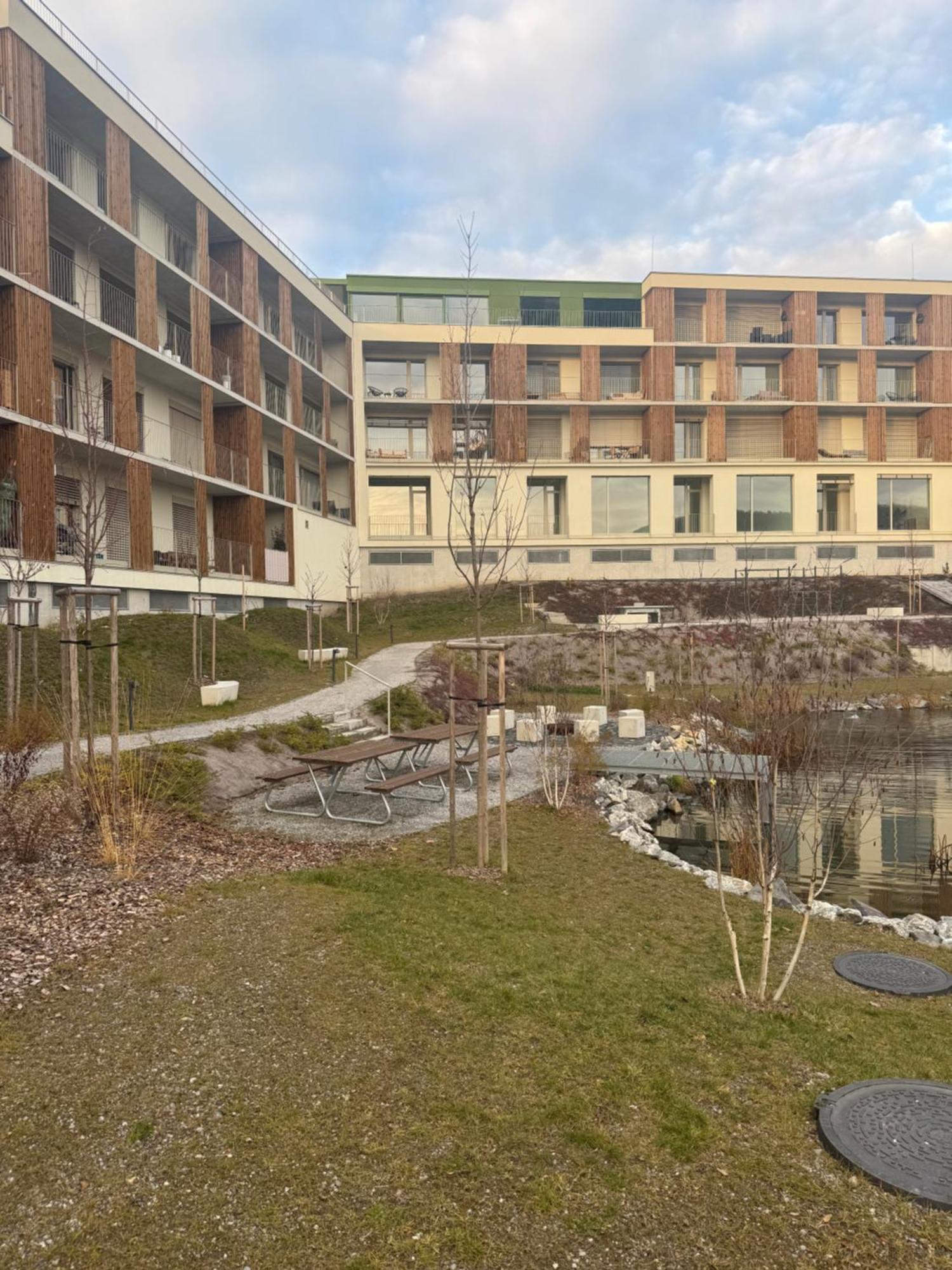 Alure Residences 9 & 24H Self Check-In, Private Parking In Front Of The Apartment Building Included, New Building, Terrace, The Apartment Building Has Its Own Park With A Lake And Outdoor Fitness, Children'S Playground, City Center Banska Bystrica Exterior photo